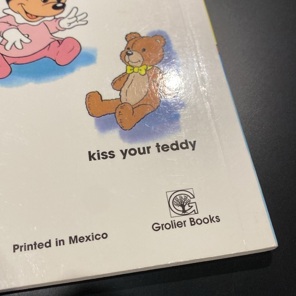 Disney: Baby Minnie’s Busy Day - Hardcover Children’s Board Book - Picture 7 of 8